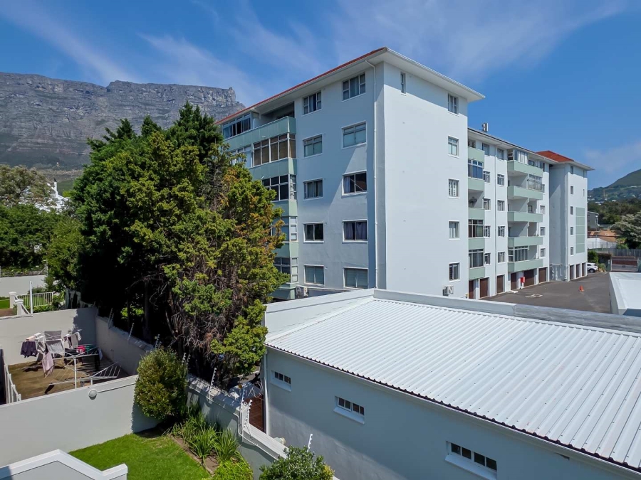 1 Bedroom Property for Sale in Oranjezicht Western Cape